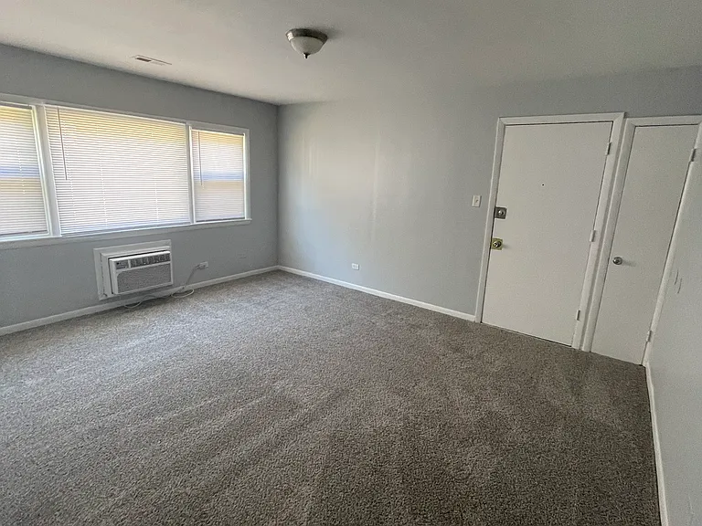 15032 Dorchester Ave #1W — Photo 15