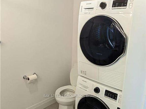 5th image of 652 Princess St #904