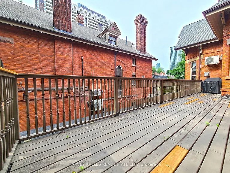 510 Jarvis St #6 — Photo 3