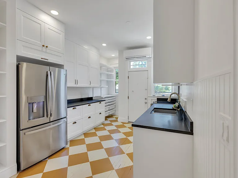 2611 11th St NW — Photo 19