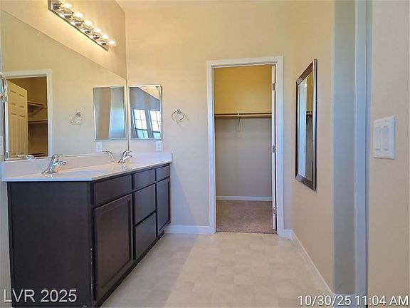 4th image of 1137 Bradley Bay Ave