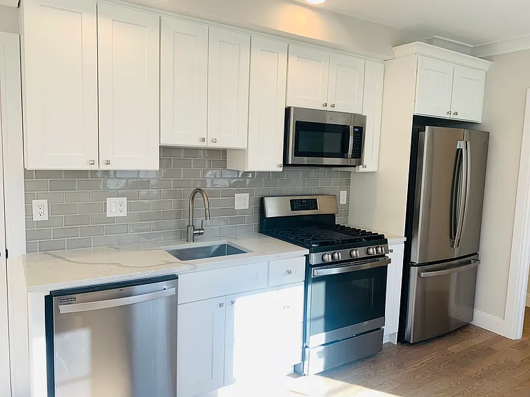 8 Rush St #2 — Photo 2