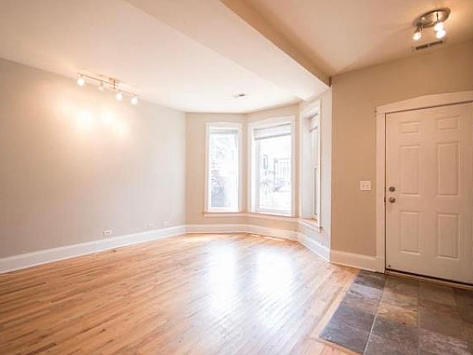 1st image of 1935 N Wood St #1S