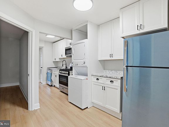 4th image of 1250 Queen St NE APT 1