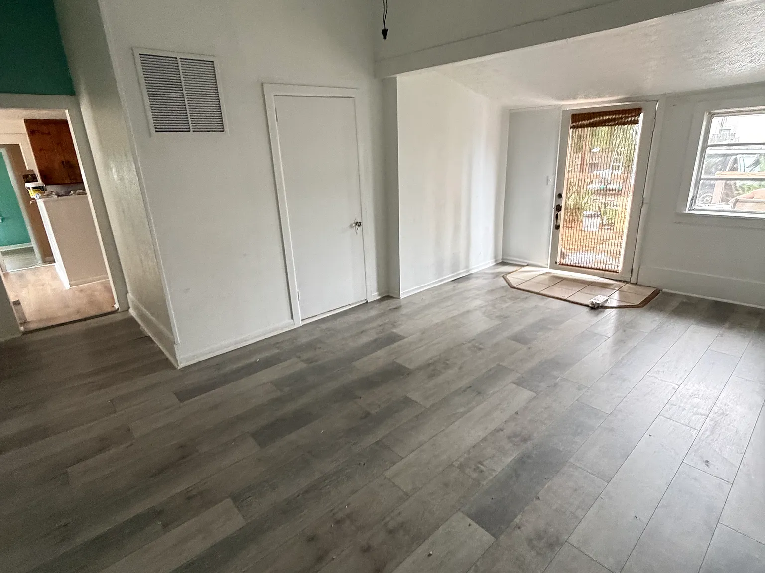 3 bed, 1250 sqft, $1,500 — Photo 1