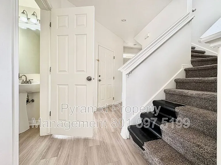 1553 W Vivante Way — Photo 3