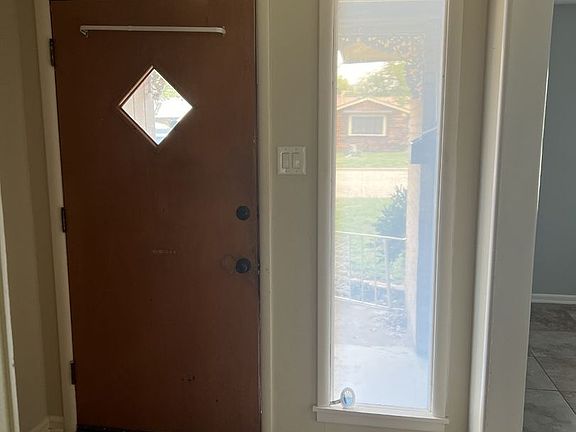 5th image of 2410 Campus Ct