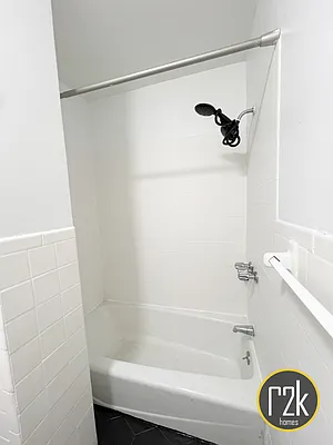 Rented by Realty 2000 Corp | media 26