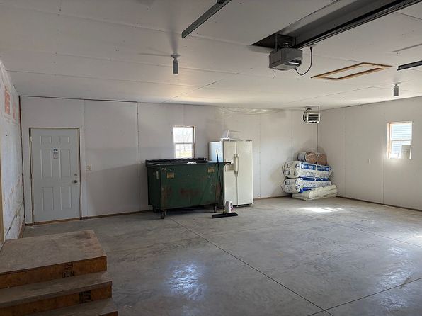 606 N Van Gordon Ave, Graettinger, IA 51342