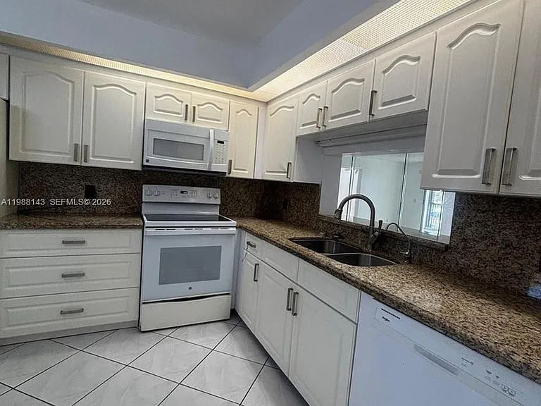 12600 SW 5th Ct #208L — Photo 9