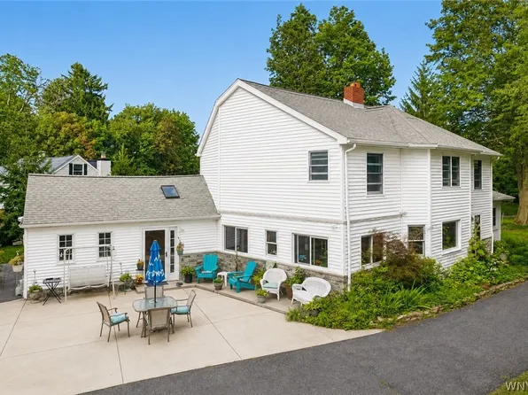 4650 Christian Dr, Clarence, NY 14031