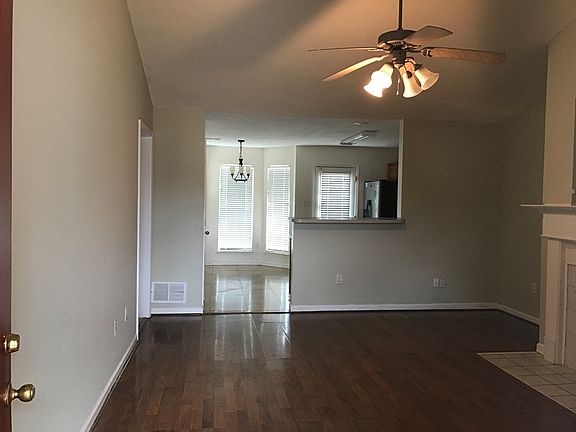 3rd image of 2405 Lasonya Ln