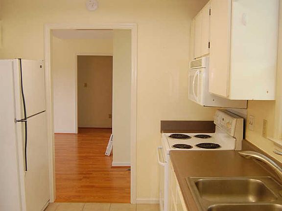 4th image of 712 Riverview Dr