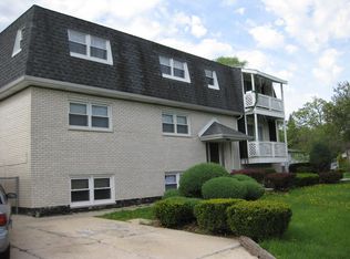 10601 S 81st Ct #2, Palos Hills, IL