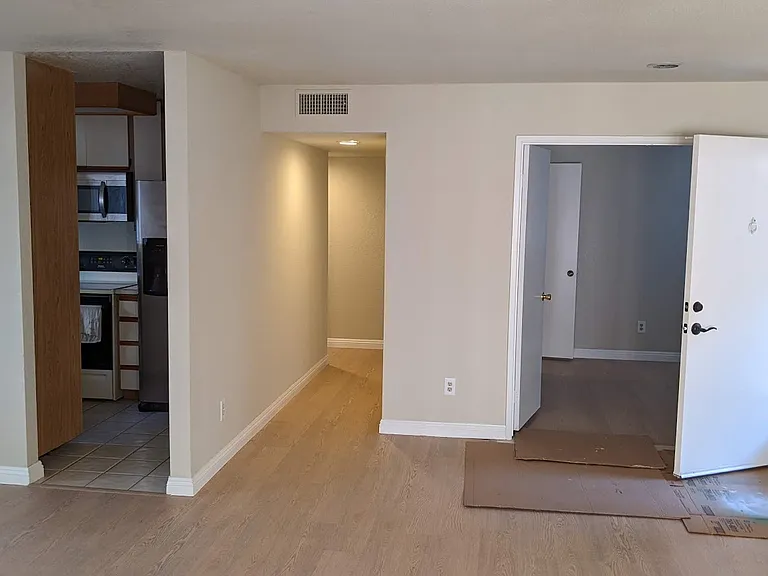 11321 Avenida De Los Lobos #E — Photo 15