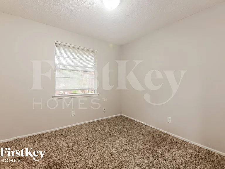 1109 Atlanta Dr — Photo 10