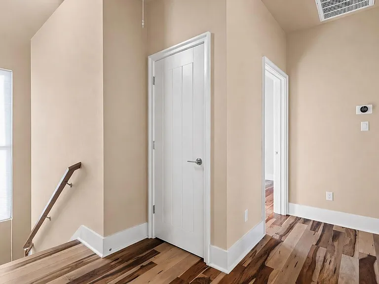 1601 Houston St #3 — Photo 10