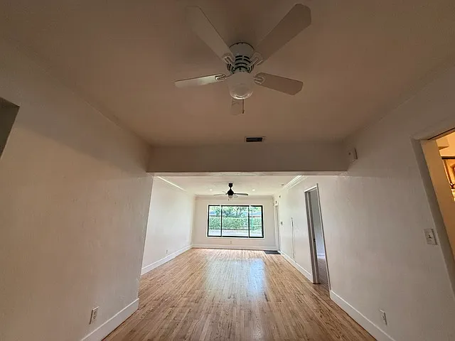 1545 Mantua Ave — Photo 9