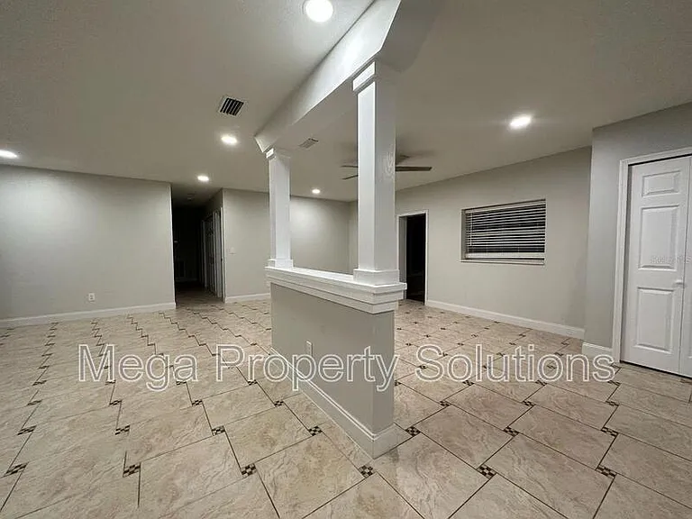 104 W Brentridge Dr #1 — Photo 14