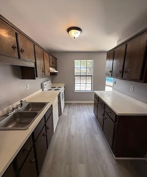 2425 Norton Ln #D — Photo 4