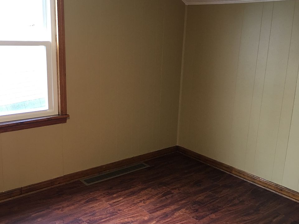 1st image of 50 1/2 Waltz Dr