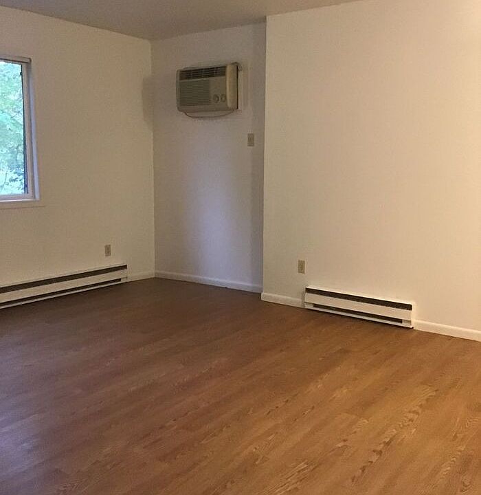 2nd image of 603 N Red Bud Trl #6