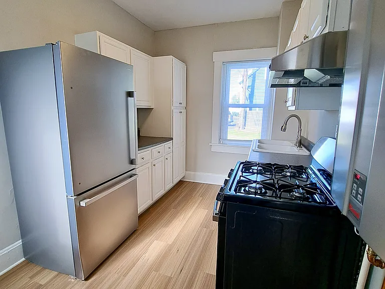 48 N Collier St — Photo 4