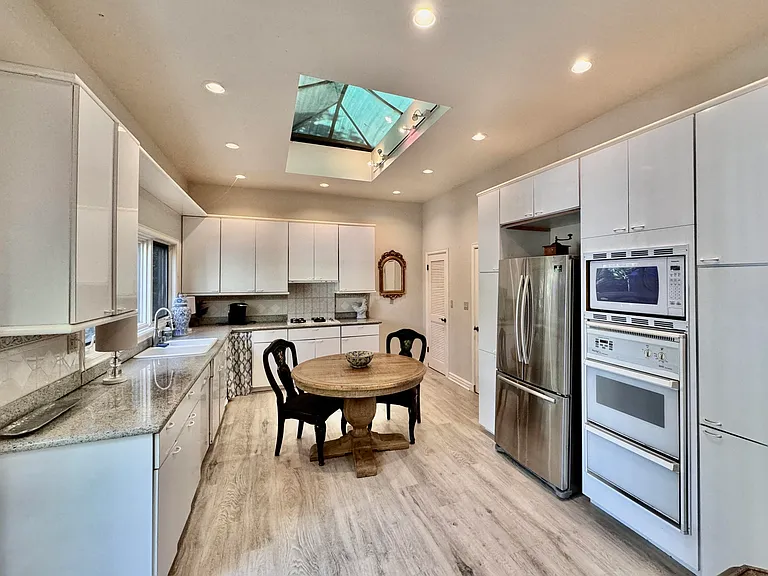 Toro Canyon Rd — Photo 17
