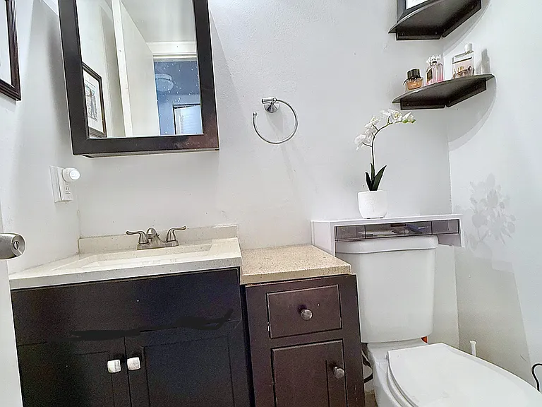 181 Tilford #I — Photo 10