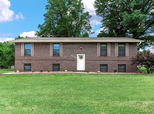 905 Long Branch Rd, Troy, IL 62294