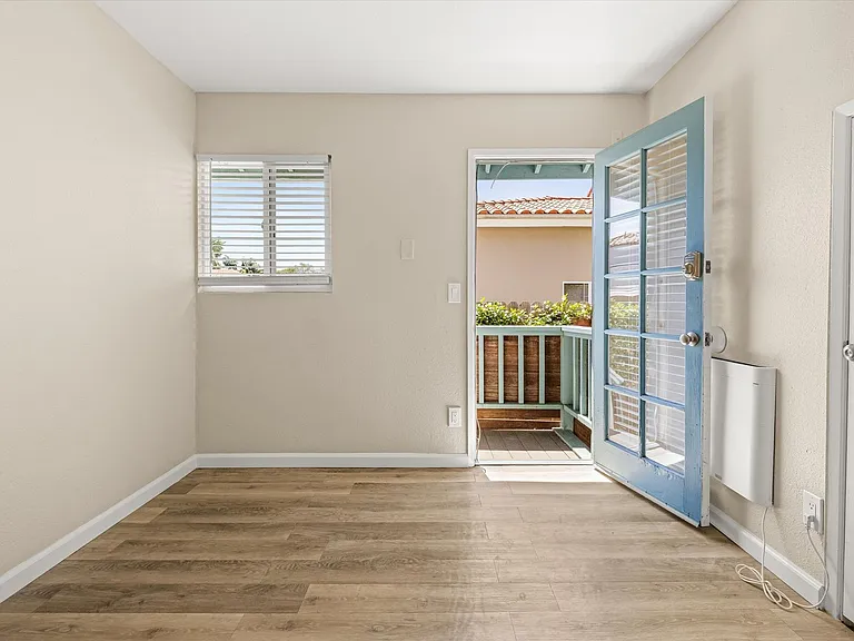 130 S Soledad St — Photo 20