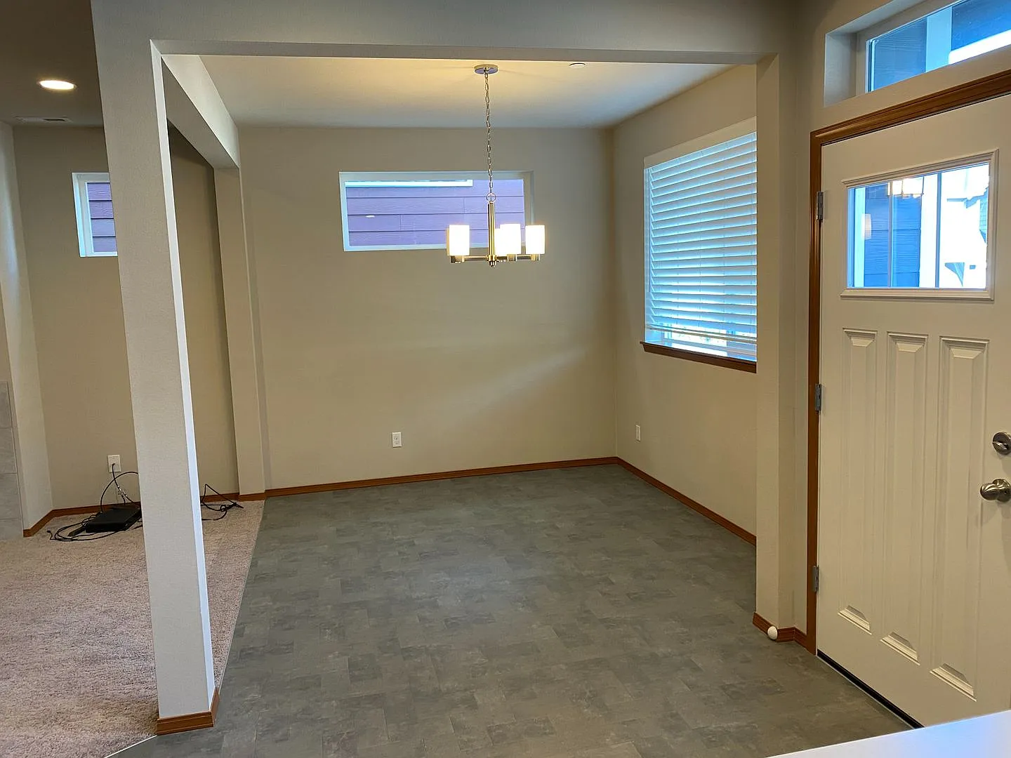 Charming 3 bed in Convenient Bremerton Location close to Ferries, Shipyard, Parks, Dining and Shops — Photo 3