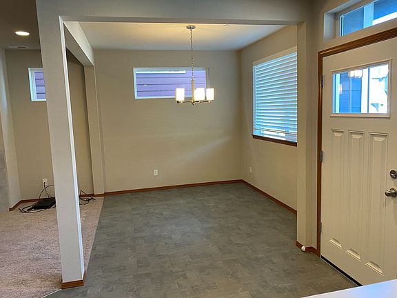 3rd image of 2531 Filbert Ave