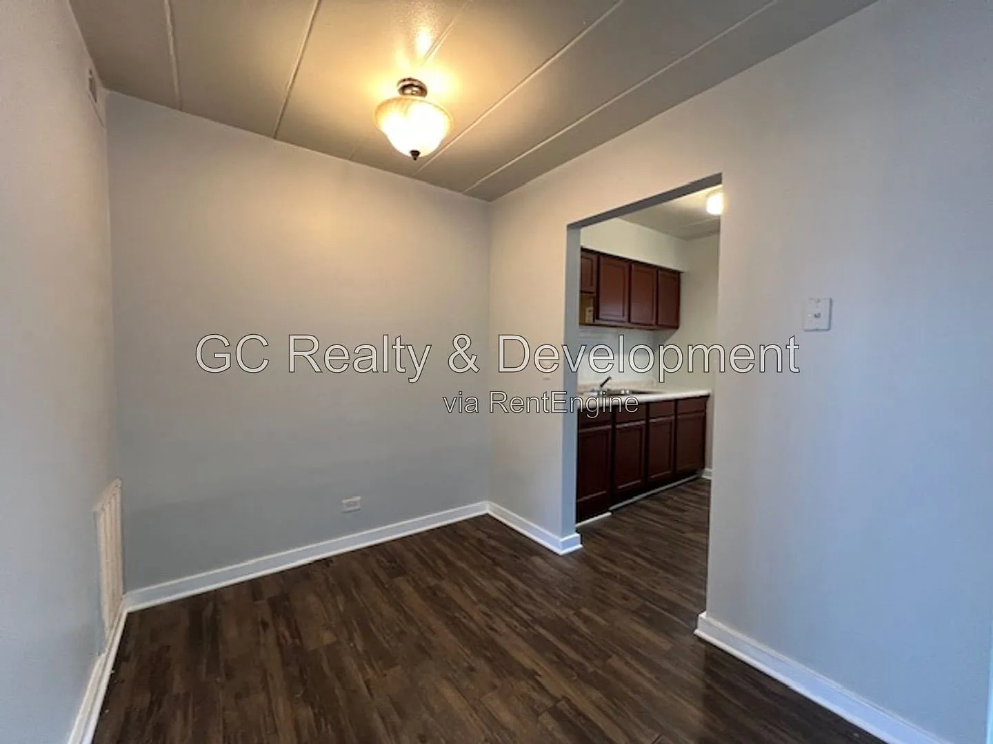 1 bed, 1.0 bath, 600 sqft, $1,295 — Photo 4