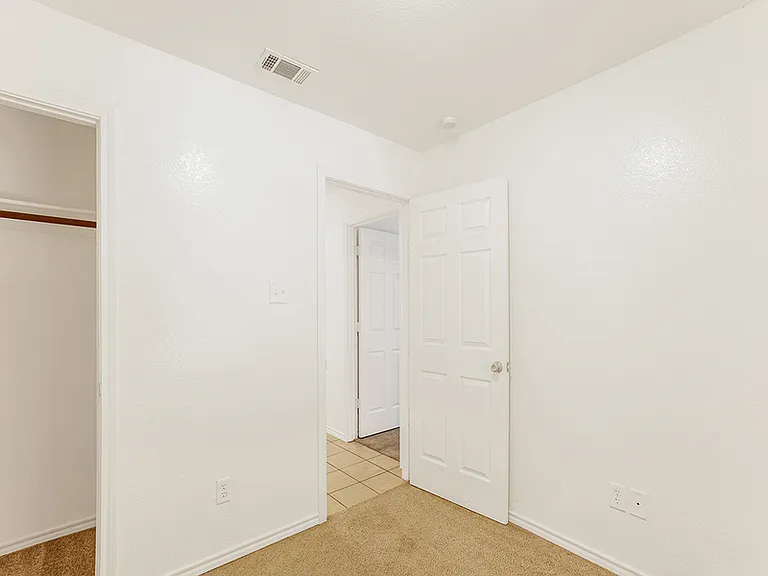 315 Isbell Rd — Photo 18