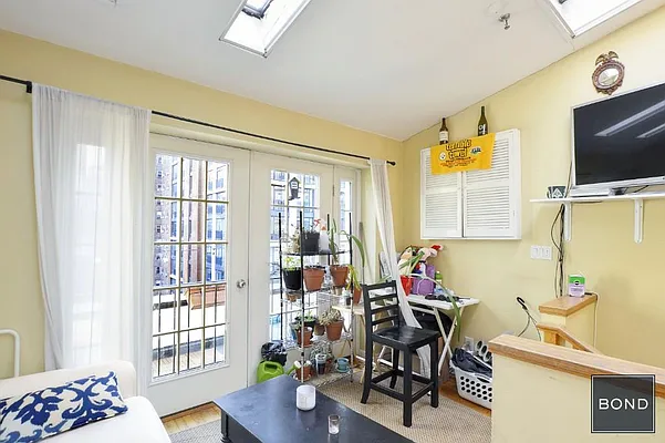 Rented by Bond New York | media 15