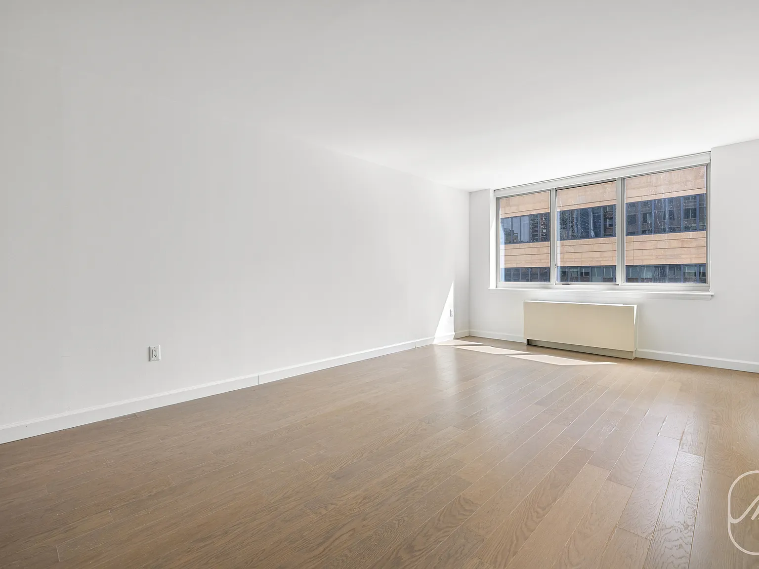 561 10th Avenue — Photo 3