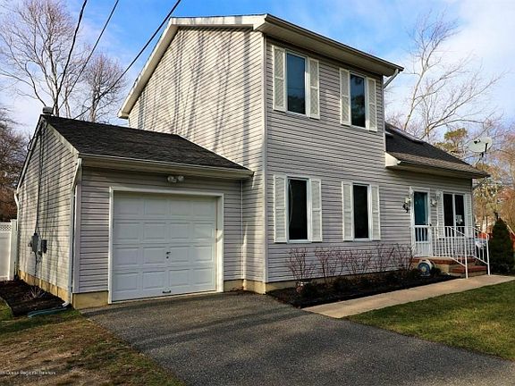 3rd image of 49 Lighthouse Dr