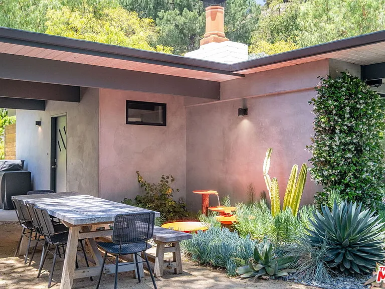 8967 Wonderland Park Ave — Photo 44