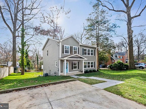 3rd image of 124 Woodridge Ave