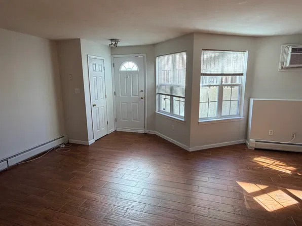 26 Foothill Ct #1, Staten Island, NY 10309