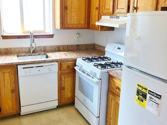 2nd image of 3095 47th St APT 3