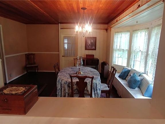 5th image of 30 Shire Oaks Dr