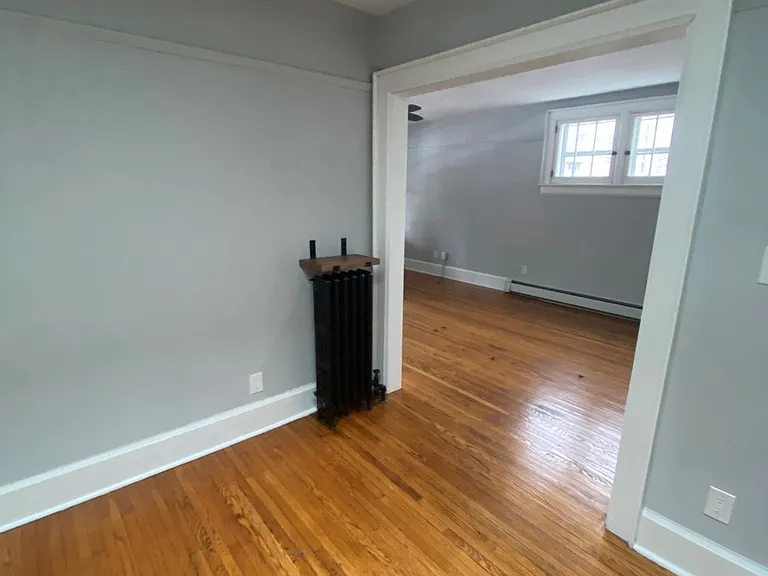 216 King St S #1 — Photo 8