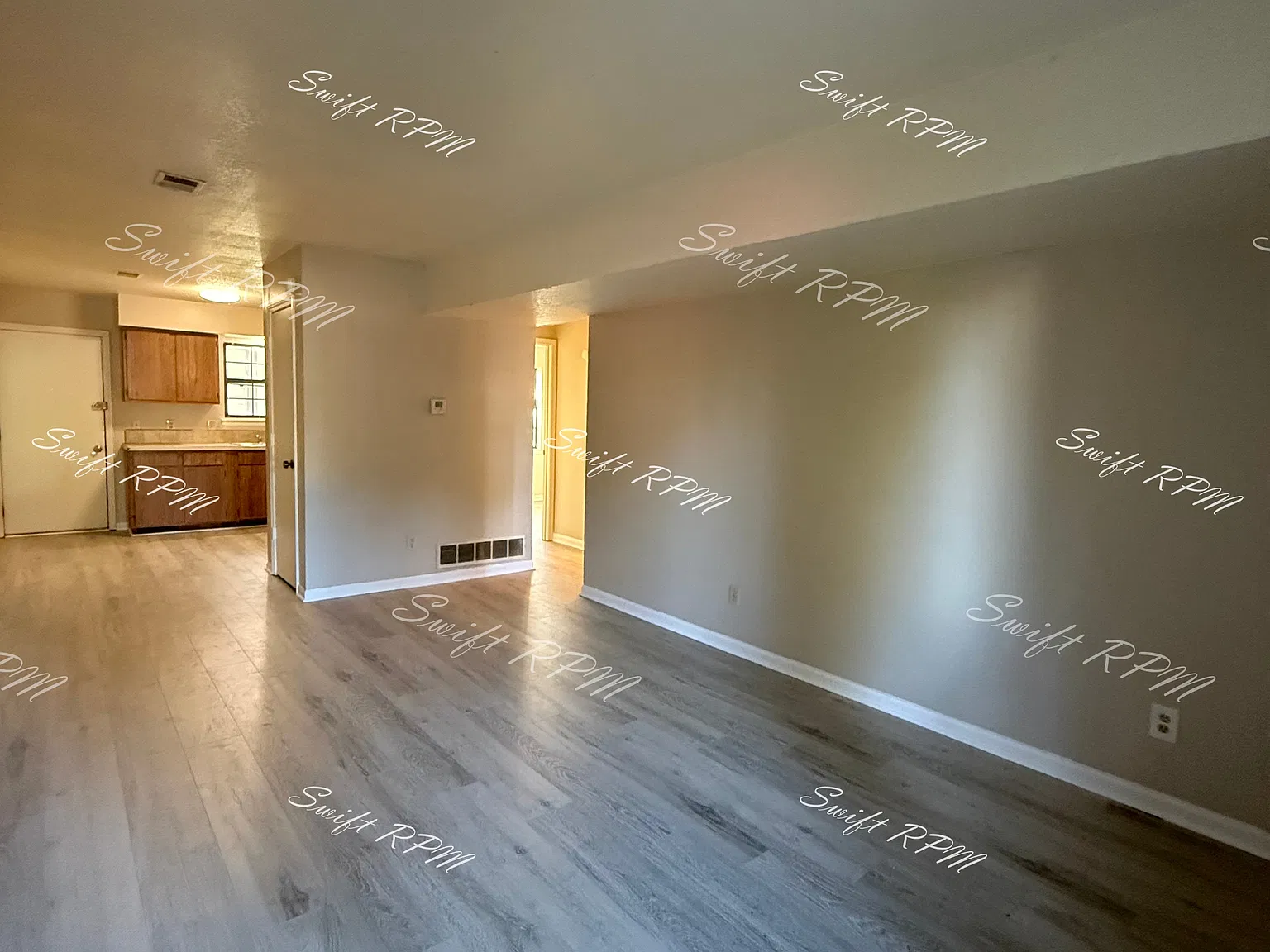 107 W Nichols St — Photo 2