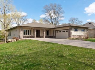 1851 Saint Johns Dr, Woodbury, MN 55129
