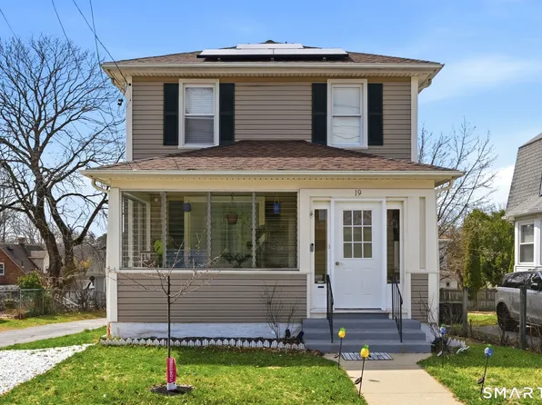 19 Waller Court, New London, CT 06320