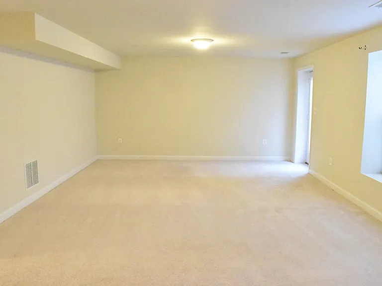 1310 Walker Dr — Photo 49