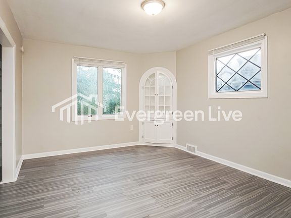 5th image of 408 Tremont Ave