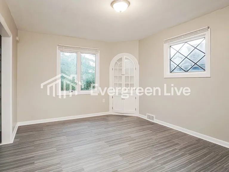 408 Tremont Ave — Photo 5